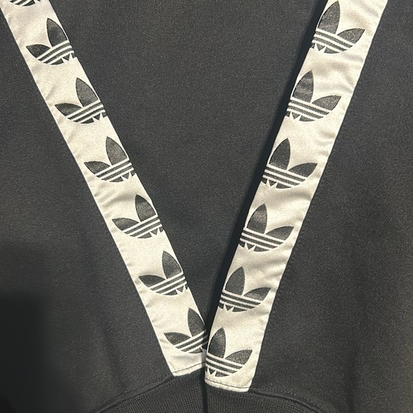 Adidas Sweatshirt - Picture 2 of 3